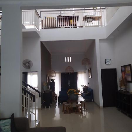 Villa Padasuka Raisa By Grorental บันดุง ภายนอก รูปภาพ