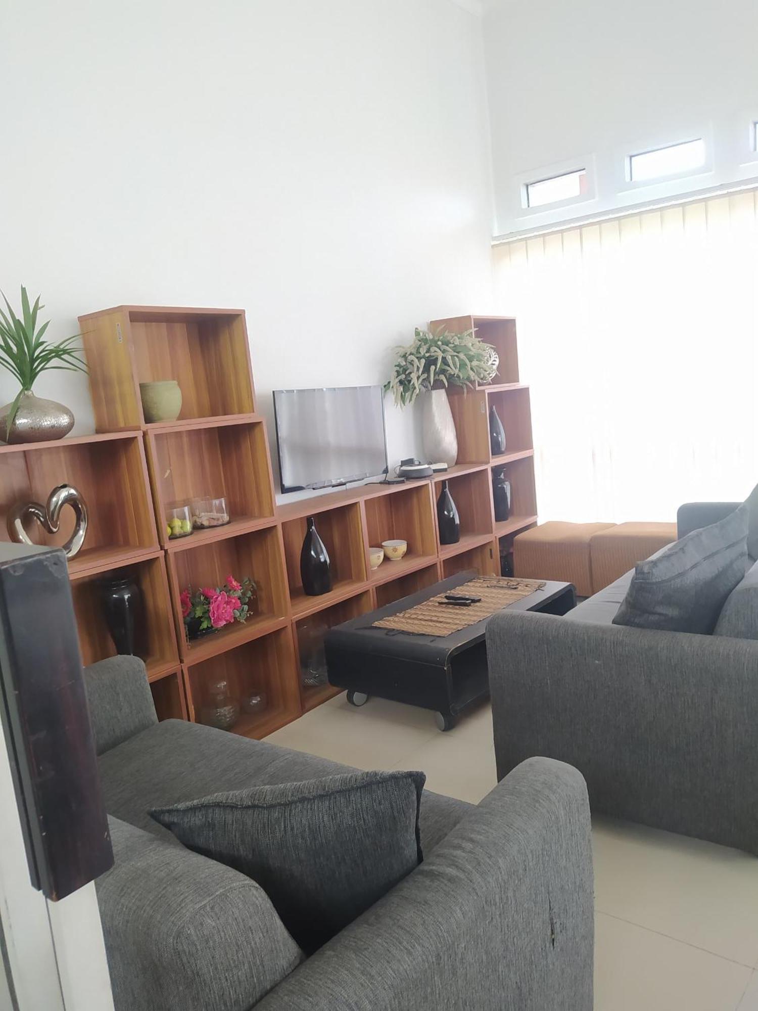 Villa Padasuka Raisa By Grorental บันดุง ภายนอก รูปภาพ