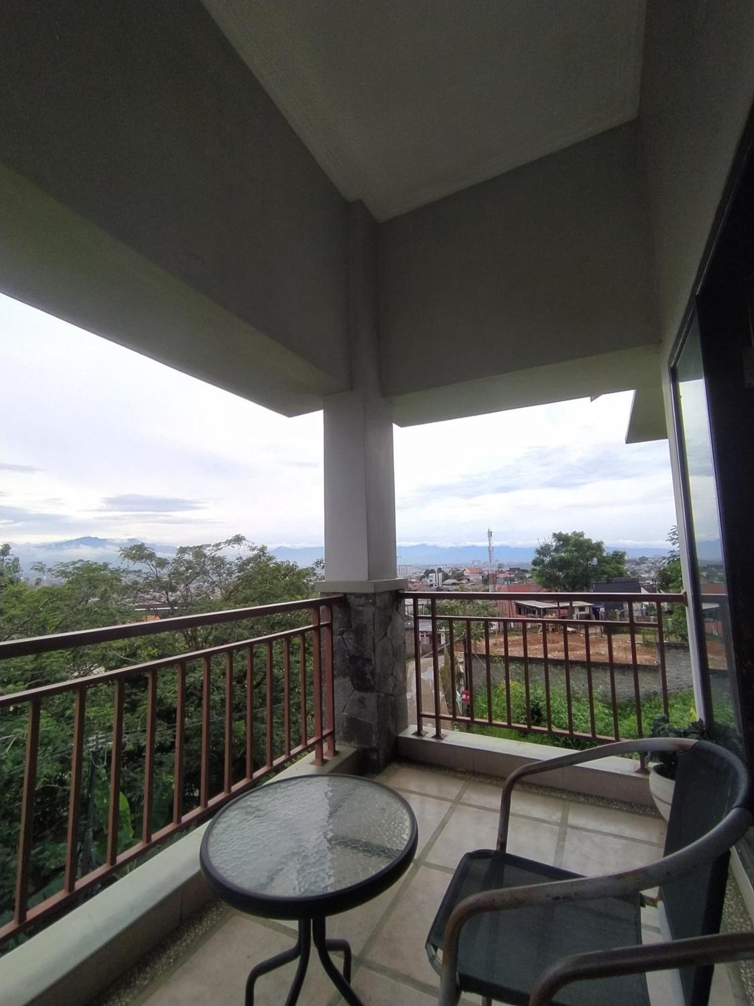 Villa Padasuka Raisa By Grorental บันดุง ภายนอก รูปภาพ